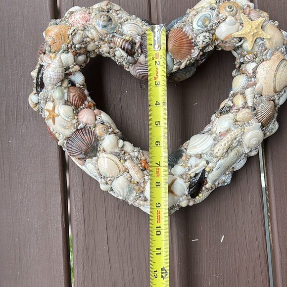 Handmade seashell wreath - Picture 10 of 10